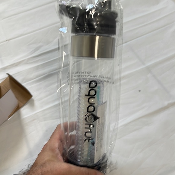 Aqua Frut fruit infuser bottle. NIB. Add any fruits/veggies for a flavor burst - Picture 6 of 7